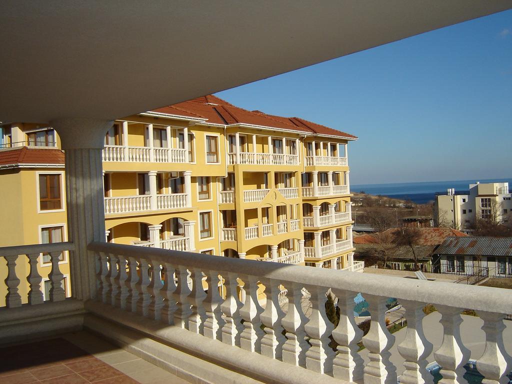 Byala Palace Apartments Eksteriør bilde
