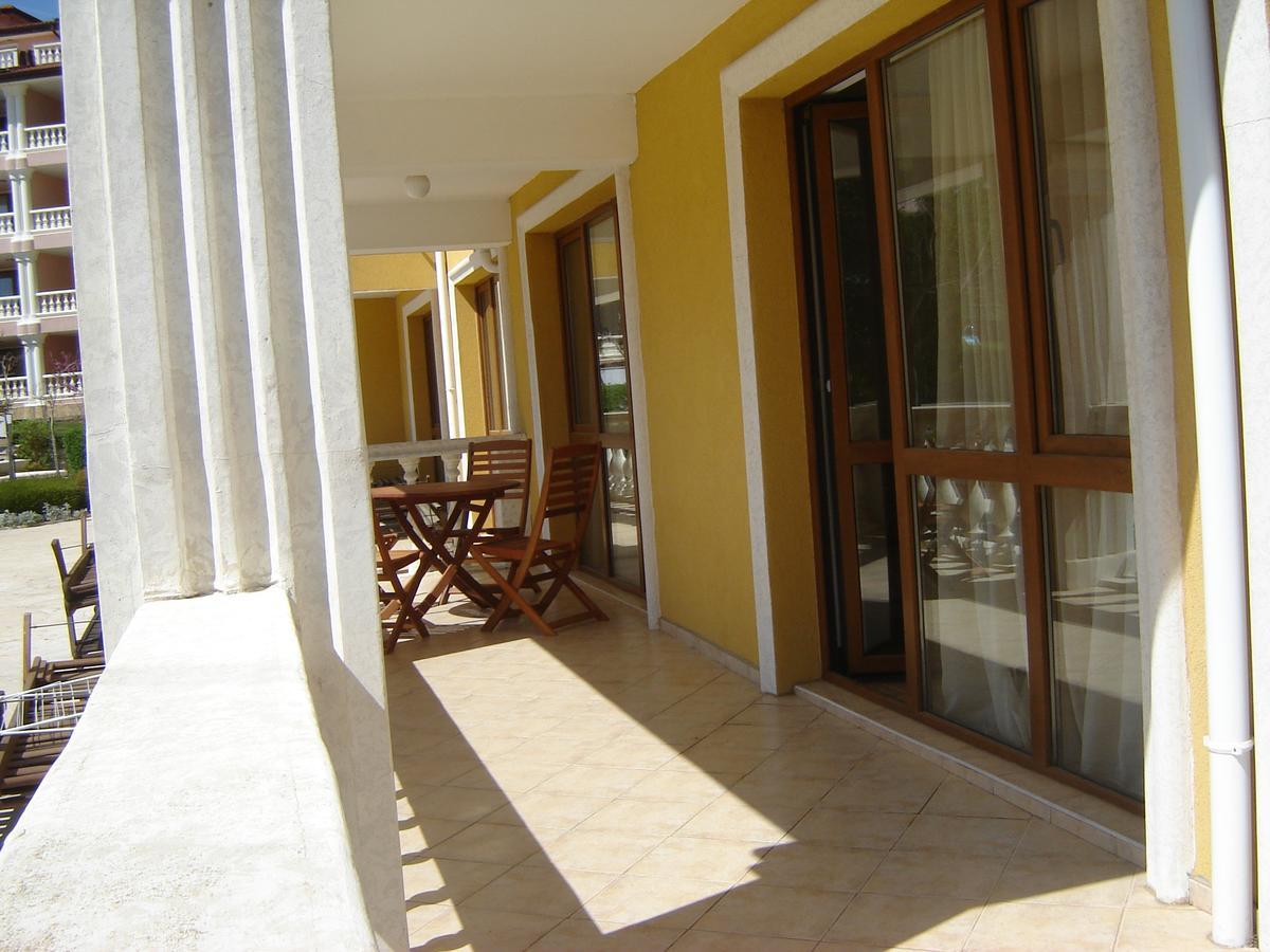 Byala Palace Apartments Eksteriør bilde