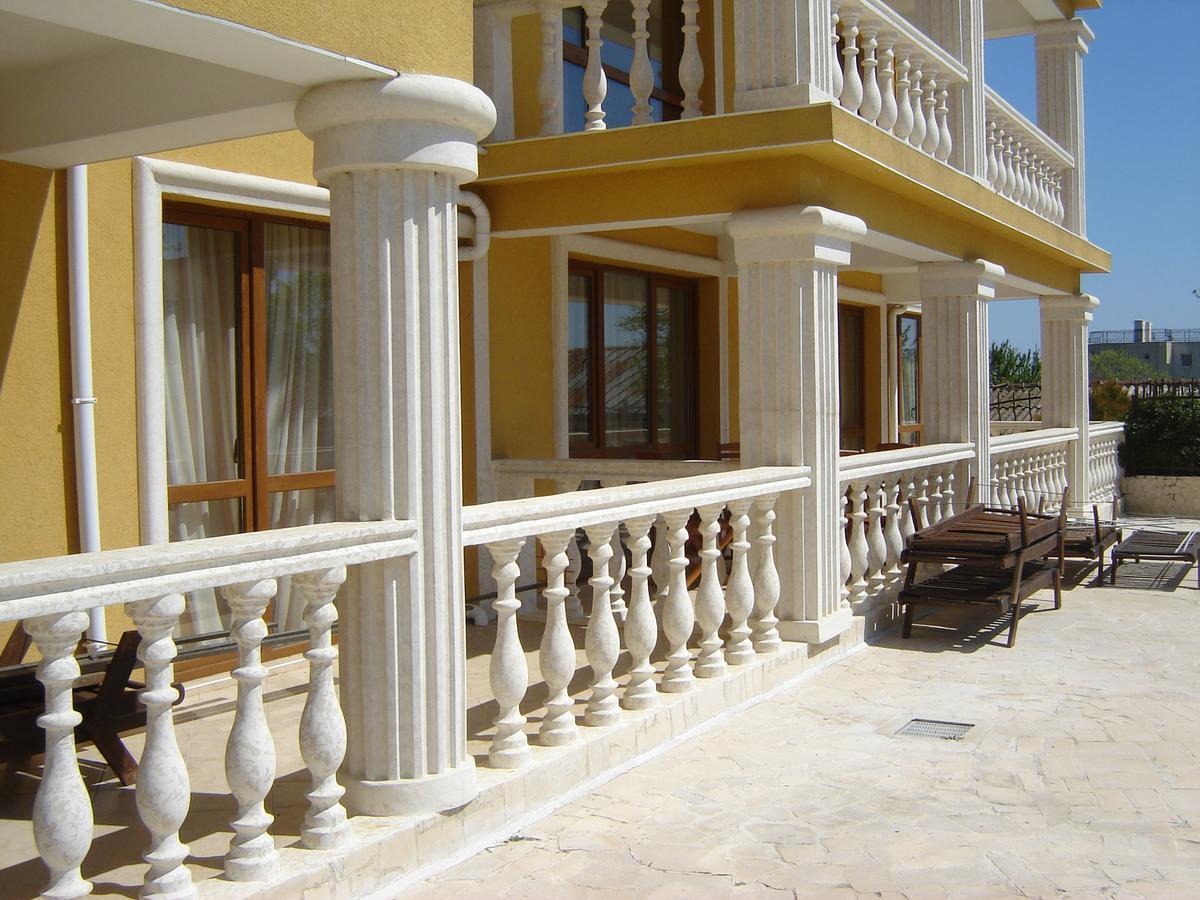 Byala Palace Apartments Eksteriør bilde